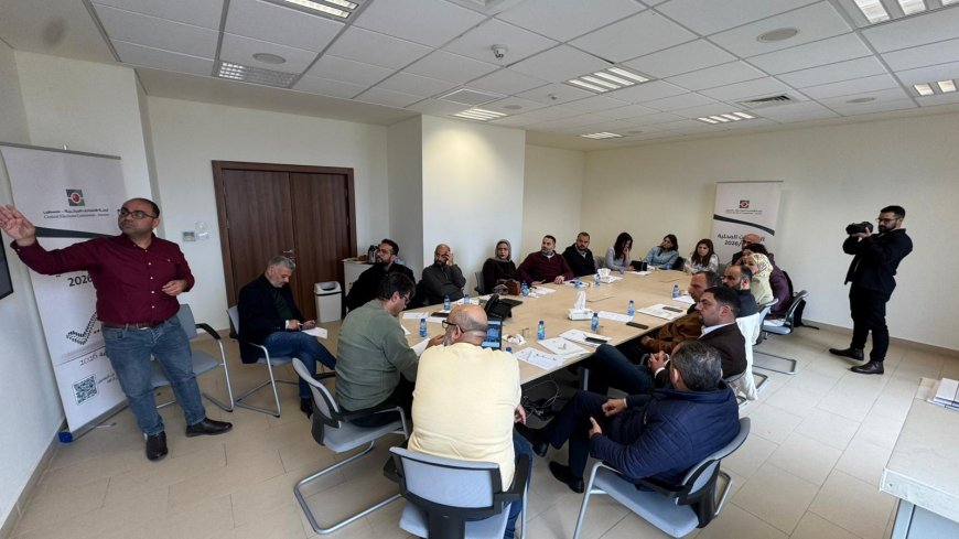 لجنة الانتخابات تبحث تعزيز التوعية والتغطية الإعلامية في لقاءات مع كُتّاب ومحللين وإعلاميين