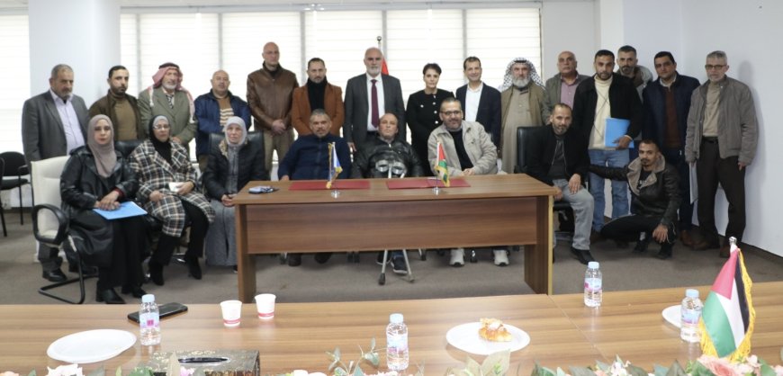 وزارة الزراعة توقع (12) اتفاقية دعم مشاريع لمزارعين