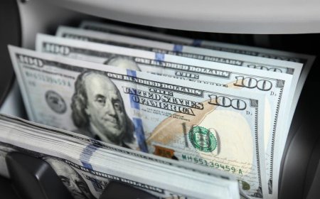 الدولار يتماسك وسط تهديدات ترامب وآمال الهدنة