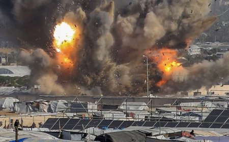 غزة.. انفجارات وقصف وراء الخط الأصفر واليونسيف تعلق عملها شمال القطاع