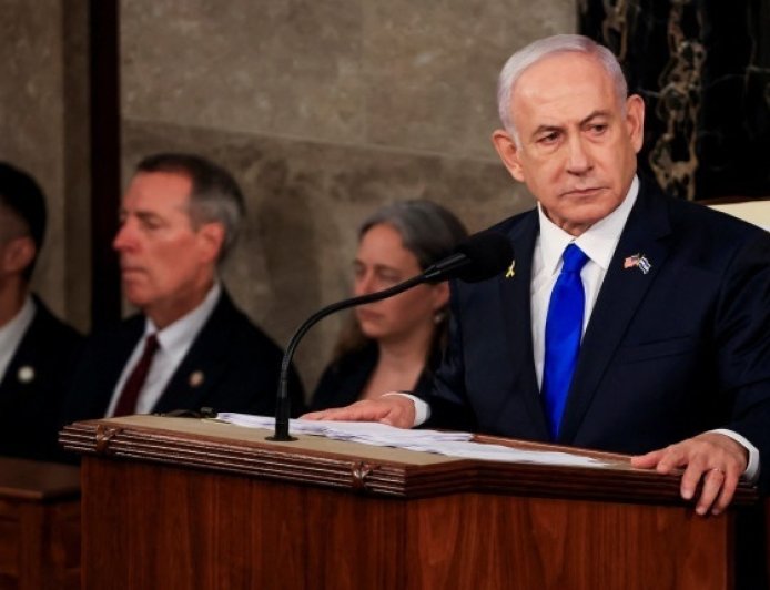 "معاريف": نتنياهو دمر الإجماع الأمريكي حول إسرائيل وحول العلاقة مع واشنطن إلى ساحة صراع