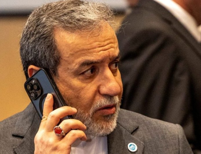 الخارجية الإيرانية: عراقجي غادر باكستان إلى روسيا