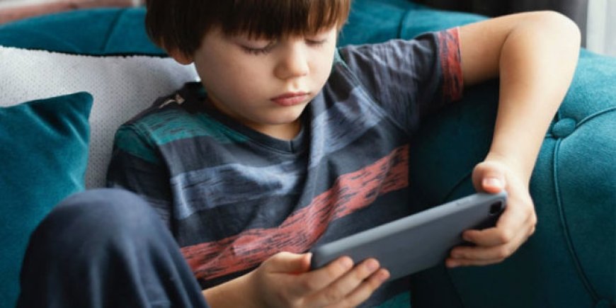 اليونان تتجه لحظر وسائل التواصل الاجتماعي للأطفال دون 15 عاماً