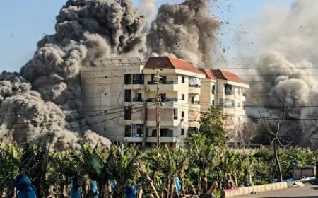 لبنان تحت النار.. 30 شهيدًا وعشرات الإصابات ودمار كبير بـ75 غارة إسرائيلية  و”حزب الله” يستهدف قاعدتين عسكريتين في شمال فلسطين المحتلة