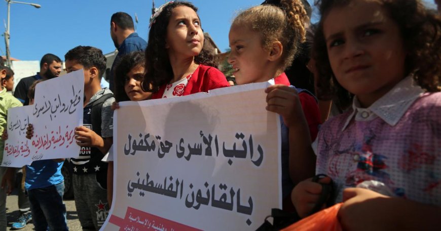 محكمة فلسطينية تلغي قرار وزير المالية وقف صرف راتب اسير وتلزمه باعادته