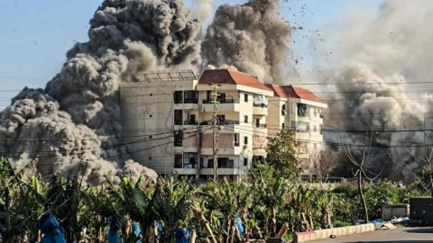 لبنان تحت النار.. 30 شهيدًا وعشرات الإصابات ودمار كبير بـ75 غارة إسرائيلية  و”حزب الله” يستهدف قاعدتين عسكريتين في شمال فلسطين المحتلة