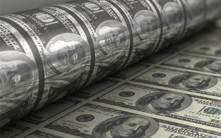 الدولار يتمسك بأعلى مستوى في شهرين مع تصاعد رهانات رفع الفائدة الأميركية