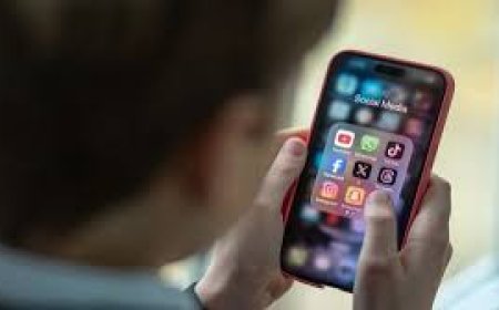 الإمارات تحظر استخدام منصات التواصل الاجتماعي لمن هم دون 15 عاماً