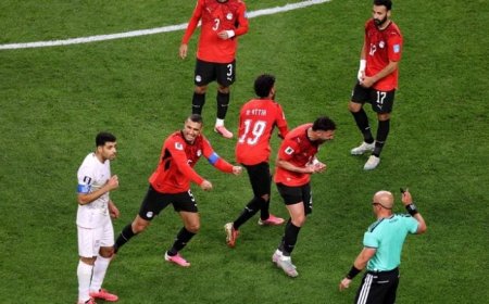 مصر تخطف وصافة المجموعة بتعادل درامي مع إيران