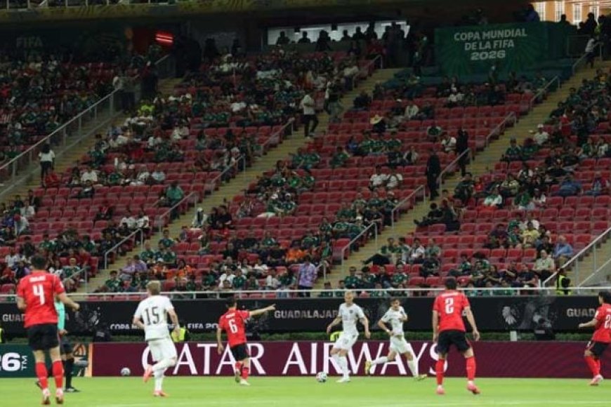 فيفا يفسر سبب المقاعد الخاوية في مباراة بكأس العالم