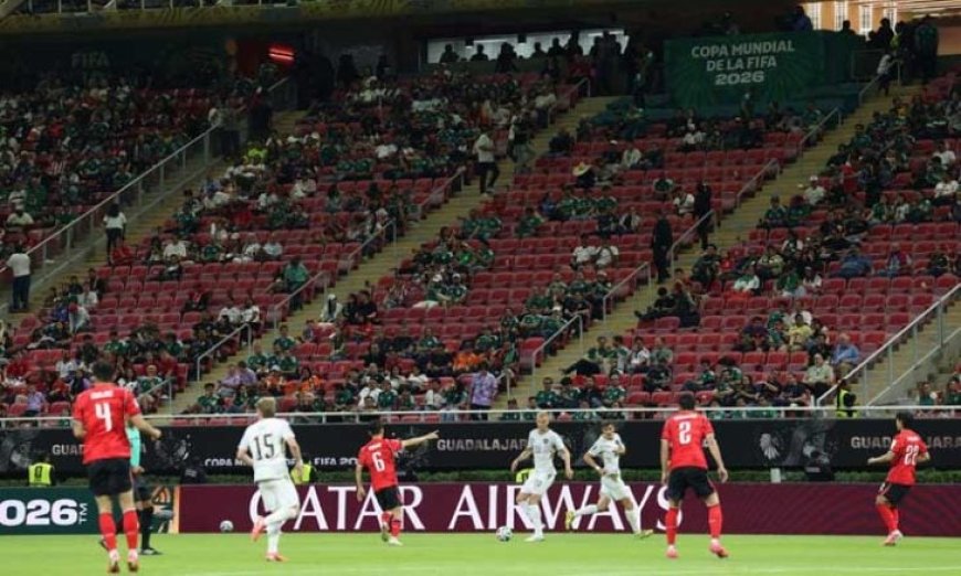 فيفا يفسر سبب المقاعد الخاوية في مباراة بكأس العالم