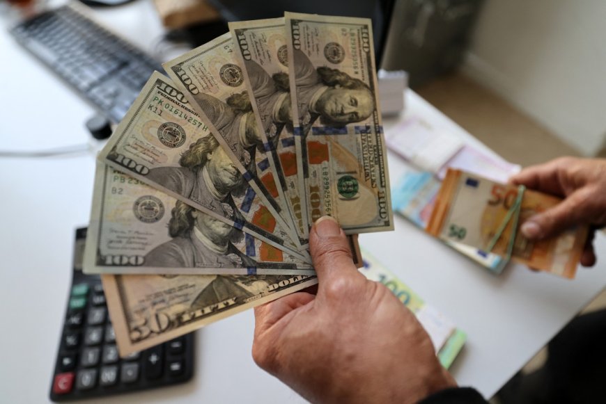 الدولار عند أدنى مستوى في 10 أيام بعد الاتفاق الأميركي الإيراني