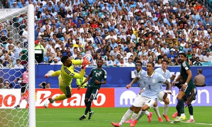 قائد الأوروغواي وريال مدريد ينحني أمام إبداع العويس