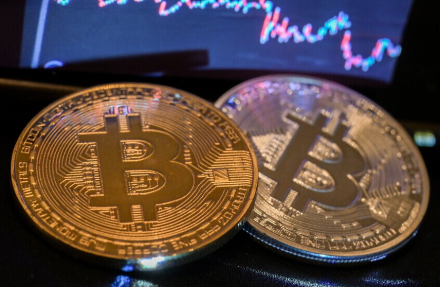 سقوط حر لـ«بيتكوين» 5% دون دعم فبراير 2026 عند 59.5 ألف دولار