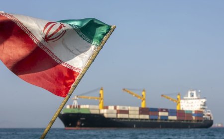 إيران تعلن إنقاذ طاقم ناقلة بعد اصطدامها بسفينة أخرى في مضيق هرمز