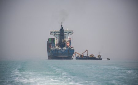 صحيفة تلغراف: الضربات الأمريكية تعزل ميناء بندر عباس الحيوي وتقطع نصف تجارة إيران