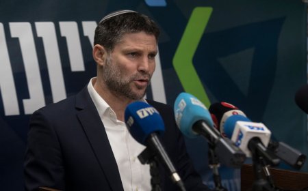 سموتريتش: إسرائيل ليست معنية بالانخراط في المواجهة الأمريكية الإيرانية