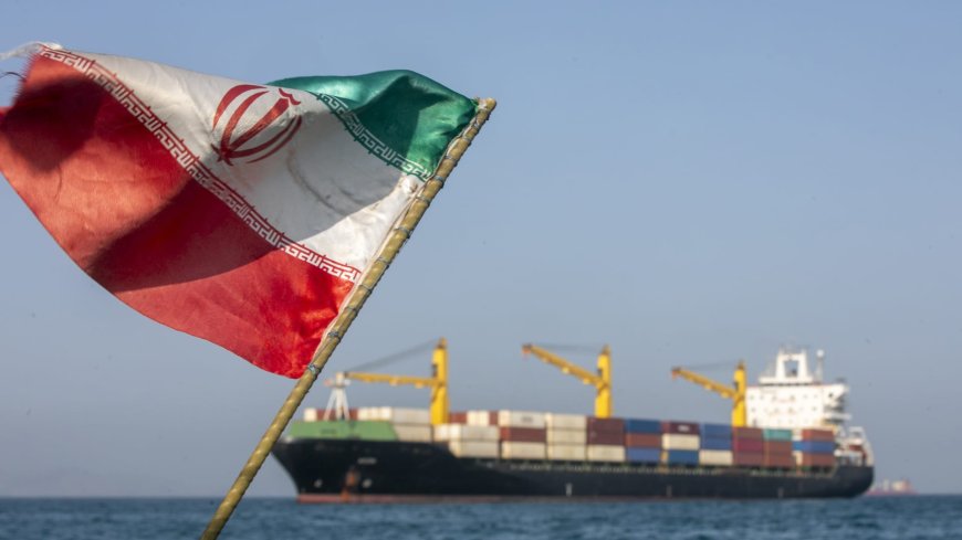 إيران تعلن إنقاذ طاقم ناقلة بعد اصطدامها بسفينة أخرى في مضيق هرمز