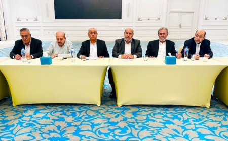 الحية يطلع الفصائل في القاهرة على تطورات اتفاق وقف إطلاق النار