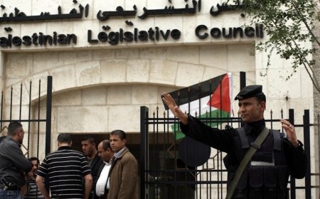 من يستقيل قبل الترشح؟.. المادة الثامنة تفتح نقاشاً حول تكافؤ الفرص في الانتخابات الفلسطينية