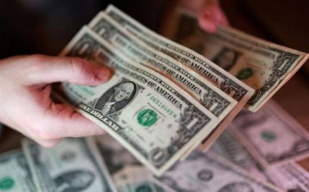 الدولار يقترب من أدنى مستوياته في أشهر وسط تراجع توقعات رفع الفائدة