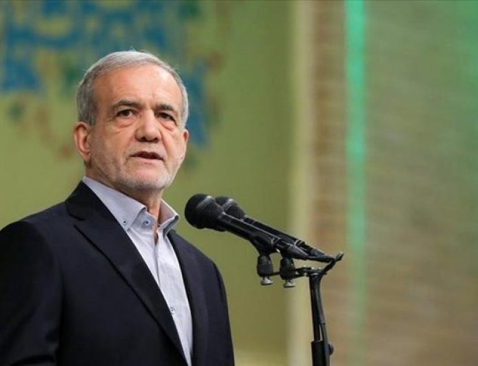 الرئيس الإيراني يؤكد دعم طهران لقرارات القيادة الفلسطينية بشأن مستقبل غزة