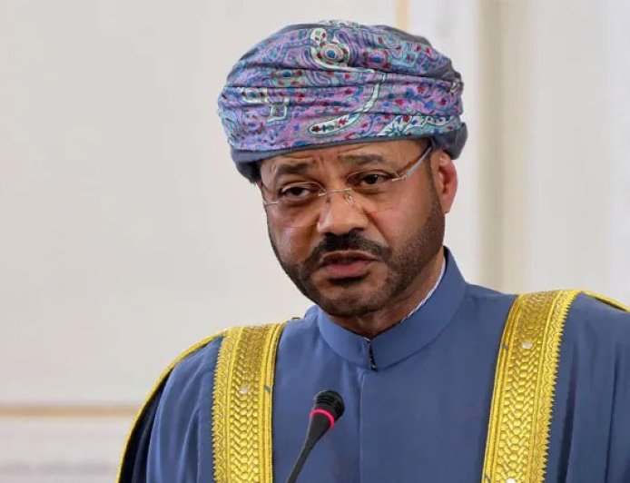 البوسعيدي في طهران الثلاثاء لبحث تطورات مضيق هرمز
