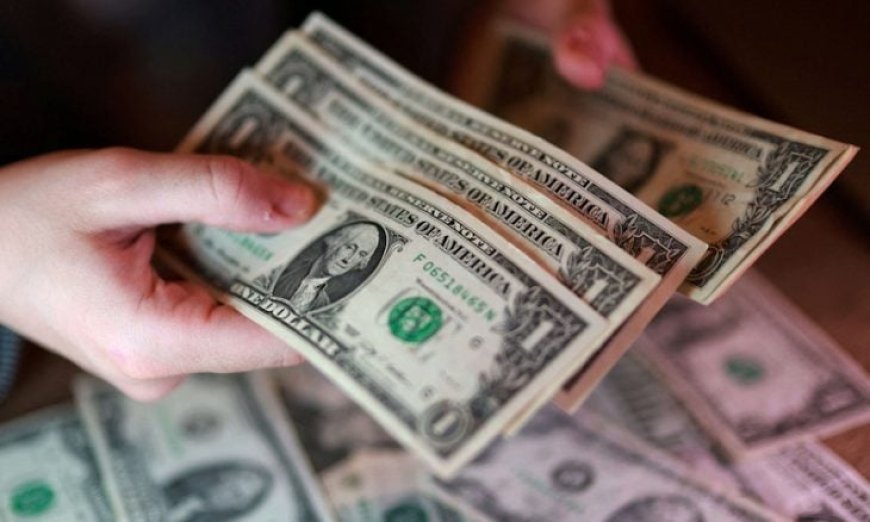 الدولار يقترب من أدنى مستوياته في أشهر وسط تراجع توقعات رفع الفائدة