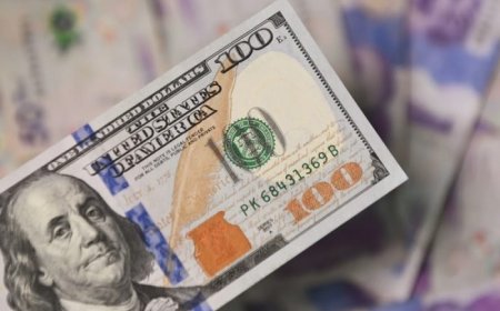 الدولار يتراجع وسط ترقب تقرير الوظائف الأميركية وتزايد رهانات رفع الفائدة