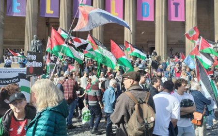 آلاف المتظاهرين في ليفربول يطالبون بوقف الحرب على غزة