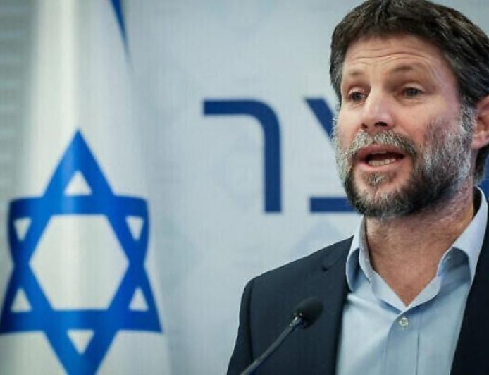 سموتريتش يطالب بتوسيع العمليات العسكرية في الضفة وتفكيك السلطة الفلسطينية