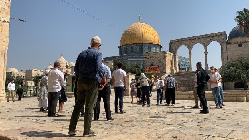 مستوطنون يقتحمون المسجد الأقصى وسط تشديدات إسرائيلية في القدس