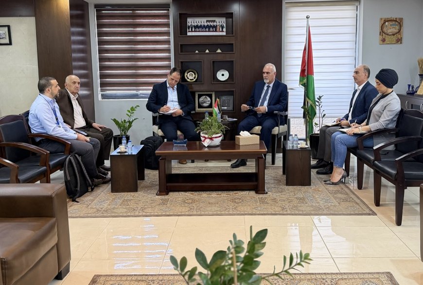 وزير الزراعة يبحث مع وفد من منظمة الإغاثة الكاثوليكية تعزيز التعاون لدعم المزارعين والأمن الغذائي