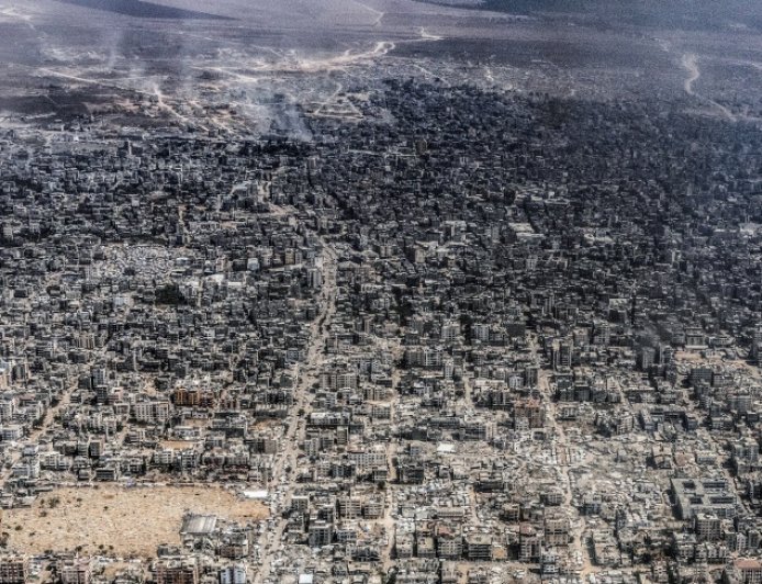 مؤسسة حقوقية تلاحق مجندة إسرائيلية في بريطانيا بشبهة ارتكاب جرائم حرب في غزة