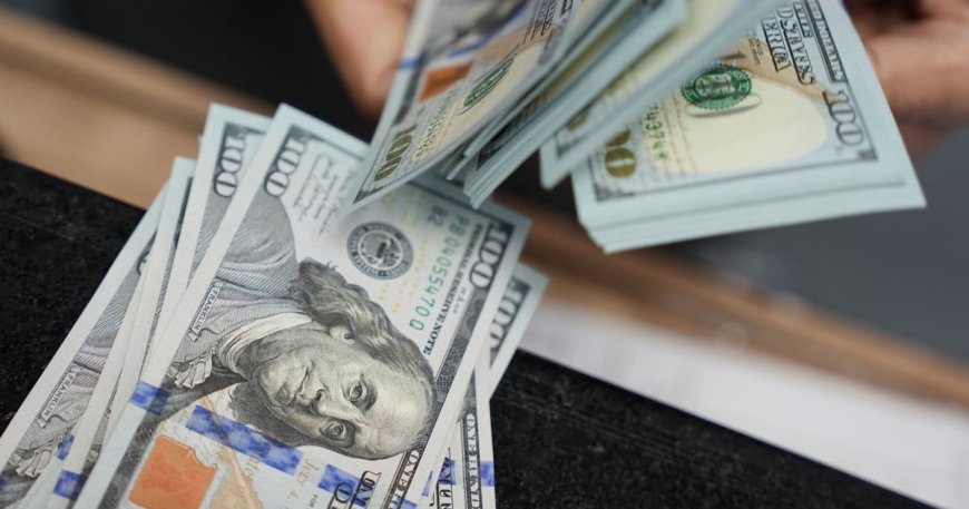 الدولار يقفز لأعلى مستوى في 3 أشهر بدعم من عوائد السندات